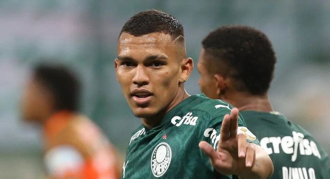 Endrick, do Palmeiras, entra em lista de jovens promessas do