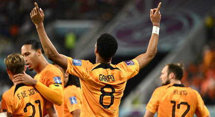 Ponta do PSV, Cody Gakpo se destaca na Holanda