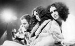 João Gilberto, Gal Costa e Caetano Veloso durante show. Gal sempre foi muito próxima destes dois cantores, bem como de Gilberto Gil