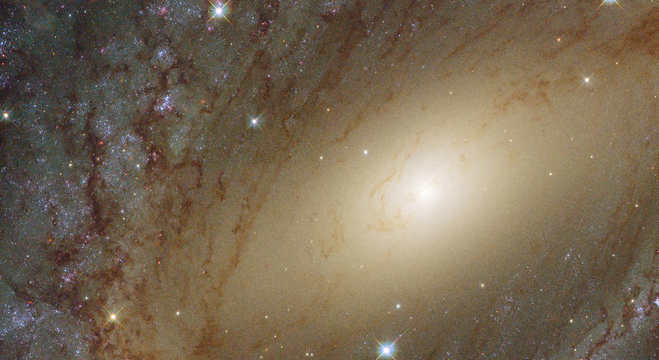 A NGC 6744 é considerada irmã da Via Láctea, onde está a Terra e o Sistema Solar