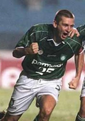 Galeano também não tem mais ligação com o futebol de maneira direta, mas se tornou figura constante em ações do Palmeiras.