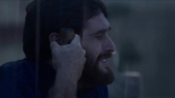 Davi pede perdão a Deus em Reis — O PecadoAinda na fase O Pecado, Davi clamou ao Senhor pela vida de Lemuel, fruto do pecado dele com Bateseba (Paloma Bernardi). Mas, ainda assim, o recém-nascido faleceu. 'Ele pediu perdão a Deus prostrado, chorando, falando os Salmos. Depois, levanta já mancando, na chuva, e continua fazendo as orações. Foi muito marcante'.