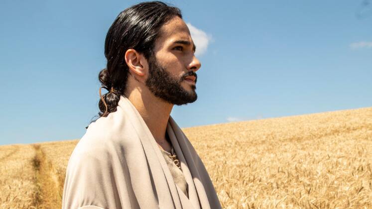 Discurso de Samuel em Reis — A Decepção, por Rafael GevúNa primeira temporada da série, A Decepção, Samuel levou o povo de Israel ao local onde os homens que desobedeceram a Deus e olharam a Arca da Aliança foram mortos. O profeta emocionou a todos com seu discurso e os incentivou a buscarem o perdão do Senhor. 'Essa cena foi importante para o Samuel na história porque fez com que as pessoas confiassem nele como um líder. Foi uma sequência muito difícil, mas tenho orgulho de ter feito. Era um monólogo enorme, com cerca de dez páginas. Fiquei meses me preparando, mas o resultado ficou muito legal', disse Rafael Gevú.  