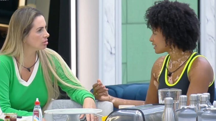 Após um desentendimento com Suita, Faby foi aconselhada por Nati a se 
