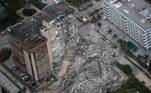 Na madrugada desta quinta-feira (24) parte de um prédio de apartamentos em Miami (EUA) desabou, deixando pelo menos 51 desaparecidos