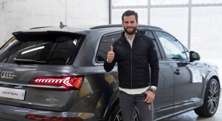 GALERIA: Elenco do Real Madrid recebe carros de luxo de presente
