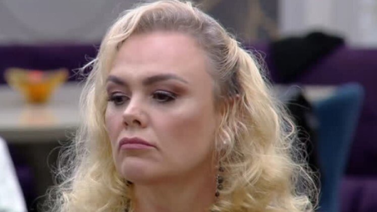 Na terça (20), a Zona de Risco quádrupla foi formada começando pela indicação das Donas Nati e Janielle, que escolheram em consenso que Ana Paula seria a primeira zoneada. Jani justificou dizendo que Ana a tem como alvo dentro jogo e que Ana está se mostrando uma nova pessoa desde a semana passada. Nati concluiu explicando que o comportamento de Ana é incoerente e duvidoso e complementou falando sobre o vídeo recebido pelas Donas. Ana não ficou por baixo e acusou a estudante de Direito de ter atitudes de soberba e arrogância, e o clima esquentou entre as três!