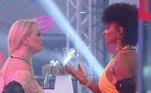 Na última festa da Mansão, que contou com a presença de participantes eliminados, Nati aproveitou para ter uma DR importante com Ana Paula, com quem teve uma relação um pouco conturbada. A empresária confessou que sentiu usada pela ex-paquita, que justificou: 'eu só quis ser aceita'. No fim da conversa, as duas afirmaram o carinho um pela outra: 'eu te amo'. Fofas!