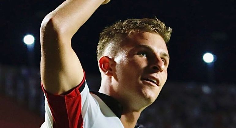 Galoppo marca duas vezes em vitória do tricolor paulista