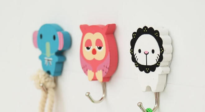 Gancho de parede com desenho de bichinhos