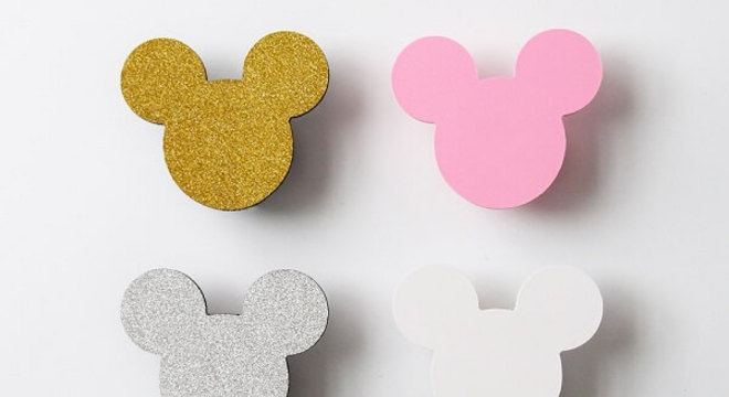 Gancho de parede em formato da Minnie e Mickey