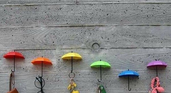 Gancho de parede em formato de guarda chuva traz alegria para o ambiente