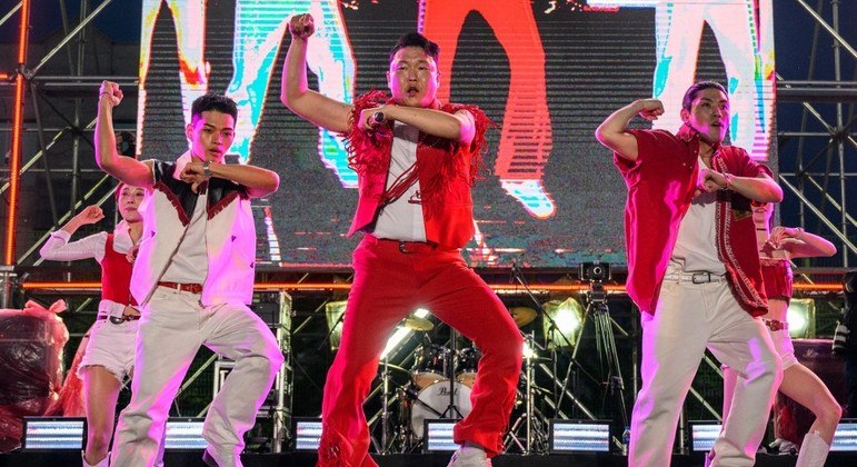 Dez anos após 'Gangnam Style', Psy é mais feliz do que nunca
