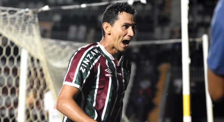 Ganso se vingou dos gritos de mercenário. Humilhou a torcida do Santos, que já foi sua