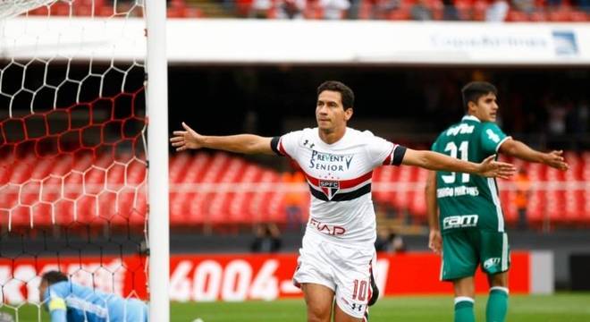 Ganso foi revelado pelo Santos e tinha uma bonita história com o Peixe quando trocou o clube pelo rival São Paulo