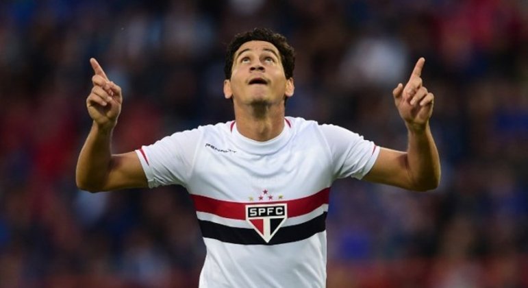 Ganso jogou de 2012 a 2016 no Tricolor, onde disputou 221 jogos, marcou 24 gols e deu 49 assistências. Saiu para o Sevilla (ESP).
