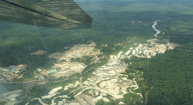  Indígena Kayapó, no Pará, abriga frentes de garimpo com área equivalente à de dezenas de campos de futebol