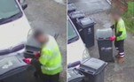Um grupo de garis de Chadderton, na Inglaterra, foi flagrado enquanto cercava o carro de um casal com 11 lixeiras. O inusitado é que esses profissionais já fazem isso há mais de uma década