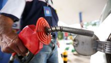 Preço médio do litro de gasolina ultrapassa R$ 5 em fevereiro