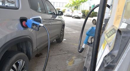 O preço do litro da gasolina assusta os   motoristas