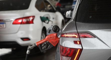 Preço da gasolina dispara 4,75% após reoneração