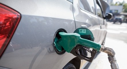 Preço médio da gasolina sobe pelo 7º mês seguido