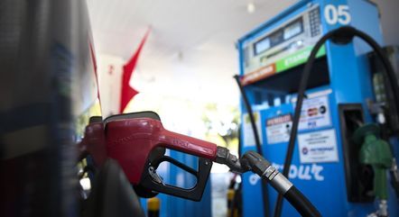 Governo vai fiscalizar redução dos combustíveis nos postos