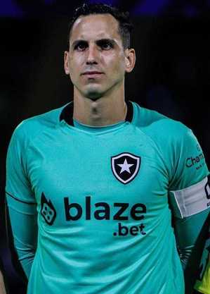 Gatito Fernández se tornou o estrangeiro com mais jogos pelo Botafogo