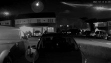 Gato aciona câmera de vigilância e família vê meteoro cruzar o céu