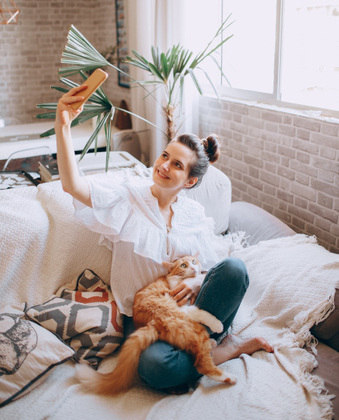 1. Não procure convencer um humano a ser razoávelTentar convencer alguém a ser racional é como tentar ensinar um gato a ser vegano. Os humanos usam a razão para reforçar aquilo em que acreditam, e poucas vezes para checar se aquilo em que acreditam é verdade. Não se pode fazer nada a respeito disso. Assim, o conselho é: se a irracionalidade humana representa uma frustração ou um perigo para você, fuja dela2. É ridículo reclamar de que não tem tempo para nadaSe você pensa que não dispõe de tempo suficiente para fazer o precisa ser feito, isso significa que não está usando bem seu tempo. Assim, Gray e seus felinos sugerem que se ocupe com algo que sirva para algum propósito, que faça sentido para você, e que use esse tempo com alegria. 