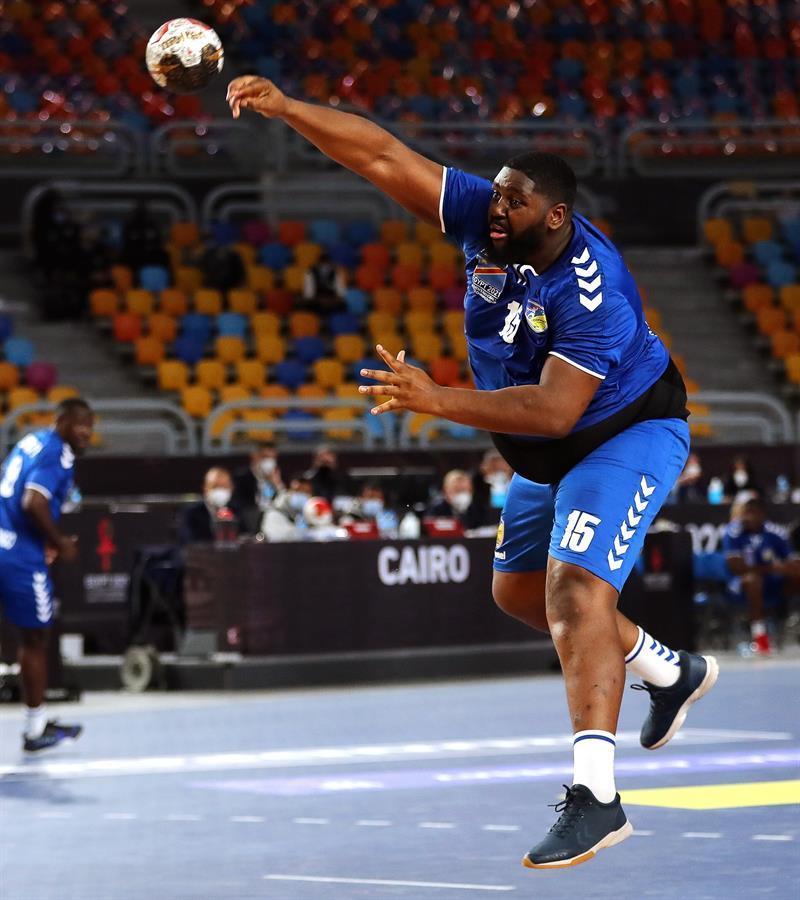 Pivô de 130 kg faz sucesso no Mundial e vira 'Shaq do handebol' - Fotos -  R7 Fora de Jogo