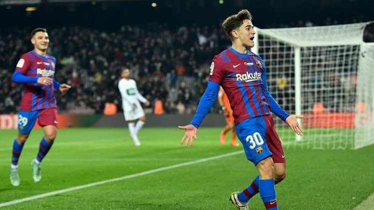 Gavi (Meio-campista - 17 anos - Barcelona) - Valor de mercado: 40 milhões de euros (R$ 220 milhões). Gavi (Meio-campista - 17 anos - Barcelona) - Valor de mercado: 40 milhões de euros (R$ 220 milhões).