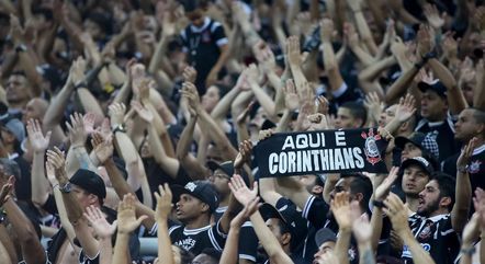 Torcida do Corinthians detém o recorde de público no Morumbi