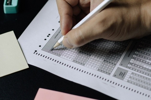 DescanseAs provas da Fuvest podem durar até cinco horas e exigem também preparo físico dos candidatos. Além de descansar bem na véspera, uma boa noite de sono é essencial para fazer a prova com as ideias em ordem e atenção. VEJA: Fuvest 2024: use as leituras obrigatórias como repertório para arrasar na redação