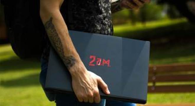 Jogar ou trabalhar no mesmo notebook 