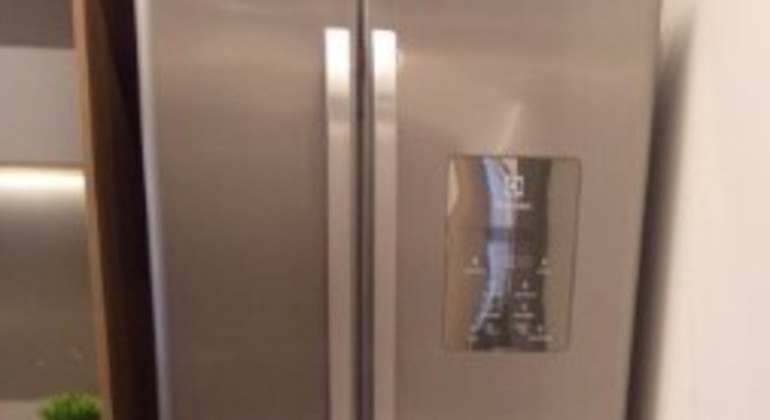 No lote 134, uma geladeira Electrolux Frostfree tem preço mínimo de R$ 200