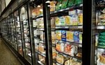 4 - Reserve as prateleiras do meio para as sobras dos alimentos, acondicionados, de preferência, em recipientes de vidro e com tampa