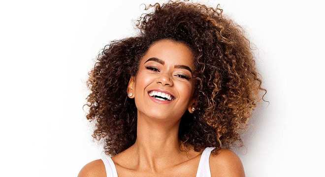 Gelatina para cabelo- como ela funciona, benefícios e como usá-la