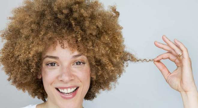 Gelatina para cabelo- como ela funciona, benefícios e como usá-la