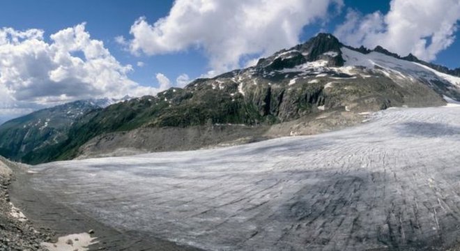 Geleiras em todo o mundo estão perdendo seu gelo rapidamente, apontam os cientistas 