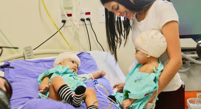 "Elas ficaram se olhando, como se estivessem se reconhecendo", conta a mãe