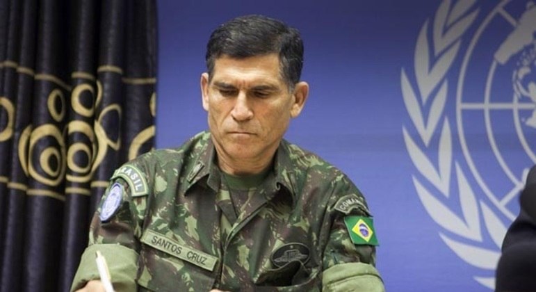 O general Carlos Alberto dos Santos Cruz 
