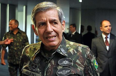 Heleno deve fazer parte do "núcleo duro" do governo