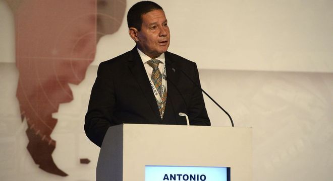 Resultado de imagem para general mourao