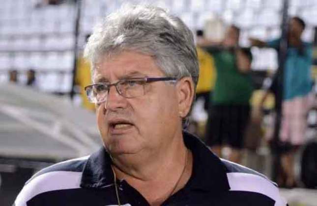 Geninho - 75 anos. O treinador está sem clube desde que deixou o comando técnico do Vitória em 2022.