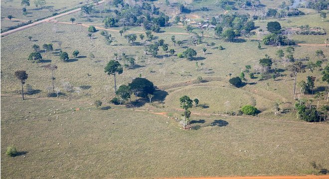 Teorias para os geoglifos vão desde a ideia de que seriam currais para a criação de tartarugas até a possibilidade de serem ligadas a indígenas