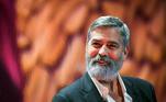 Em entrevista à revista Rolling Stone, Clooney contou que teve paralisia de Bell, uma síndrome que enfraquece de forma súbita os músculos de uma metade do rosto. O caso aconteceu quando ele tinha 14 anos. A única irmã do ator, Ada, também teve o problema. À publicação, Clooney disse que se recuperou, e que para se livrar das gozações dos colegas de escola, procurava levar a situação na brincadeira. Daí, passou a desenvolver uma personalidade forte para encarar as adversidades da vida 