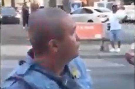 Novo vídeo mostra policial ignorando pedestres