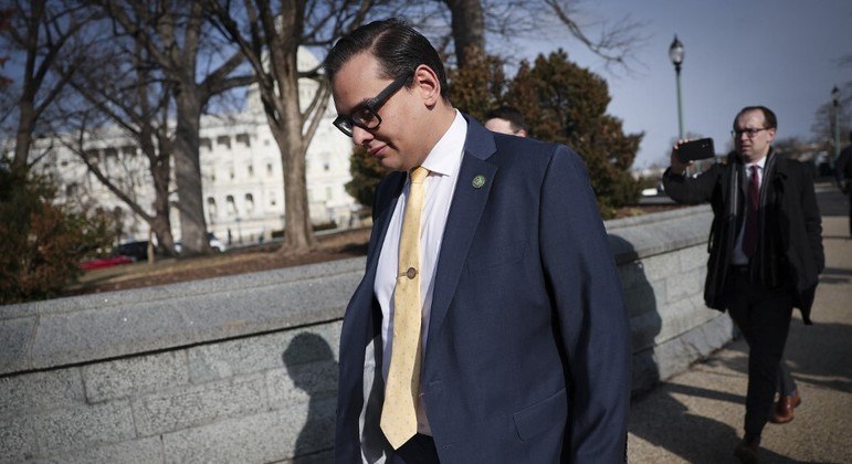 Congressista americano de origem brasileira roubou dinheiro que salvaria a vida de cadela