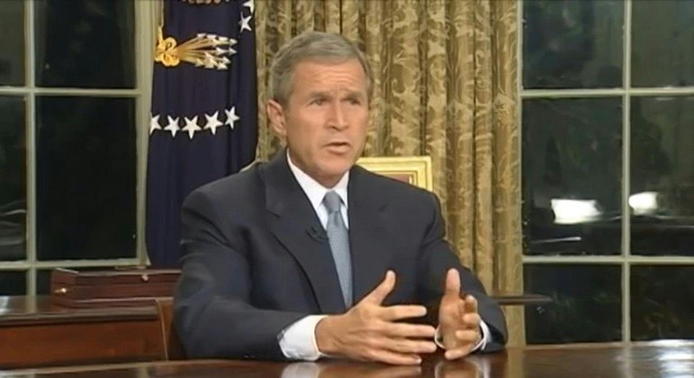 O então presidente norte-americano George W. Bush ordenou a invasão do Afeganistão em 2001

